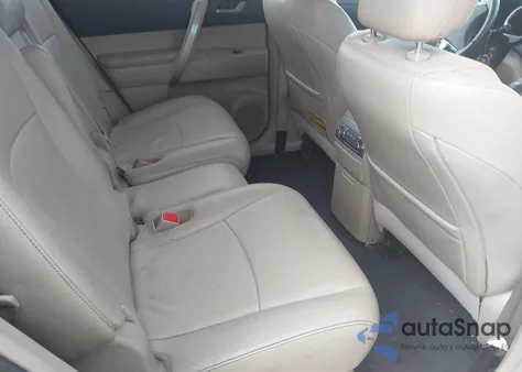 2013 Toyota Highlander Se V6 z USA, uszkodzony, nr VIN 5TDZK3EH5DS131283